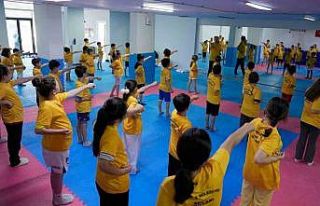 Başiskele’de yaz spor okulları eğitimleri başladı