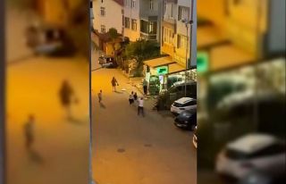 Bayıltana kadar darp edip sokak ortasına bıraktılar