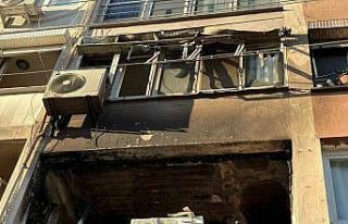 Bayraklı’da apartmanda yangın paniği