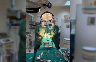 Bel kayması sebebiyle yürümekte zorlanıyordu,...