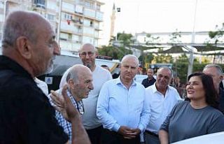 Belediyeye yeni alınan araçları gören yaşlı...