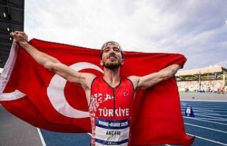 Berke Akçam’dan altın madalya