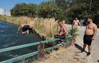 Beton mikserinin altında duş alıp, tazyikli tabanca...