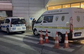 Beylikdüzü’nde AVM’nin yemek katının asma...