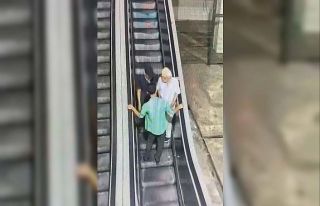 Beyoğlu’nda dehşet anları kamerada: Yaşlı adamın...