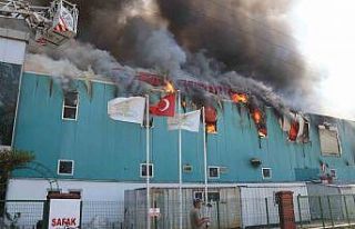 Bolu’da medikal fabrikasında yangın çıktı