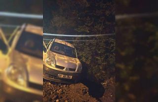 Bozuk yolu fark etmeyen sürücü şarampole düştü
