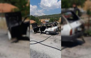 Burdur’da seyir halindeki araç yandı