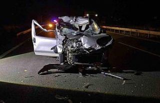 Bursa’da kontrolden çıkan araç tıra çarptı:...