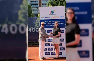 Bursa’da raketler Prof. Dr. Ayhan Kızıl için...