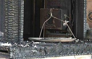 Bursa’da tarihi çay bahçesi alevlere teslim oldu