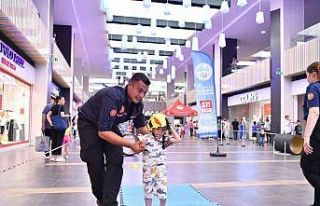 Büyükşehir İtfaiye’den AVM’de miniklere eğlence...