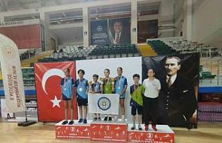 Büyükşehir masa tenisi sporcuları zirvede
