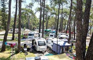 Çadır ve karavan tatilcileri ’sakin kent’ Akyaka’ya...