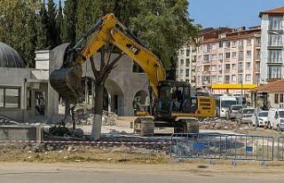 Çevre düzenlemesi diyerek ağaçları tahrip ettiler