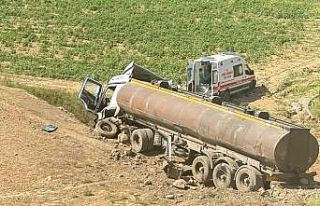Cizre’de tır ile hafif ticari araç çarpıştı:...