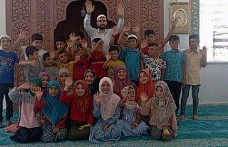 Çocuklar yaz tatilini Kur’an kurslarına giderek...