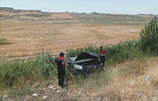 Çorum’da otomobil şarampole uçtu:2 yaralı