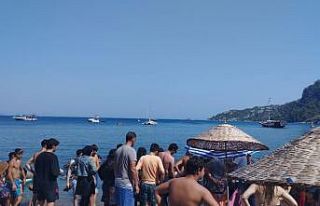 Denizde boğulan genç hayatını kaybetti