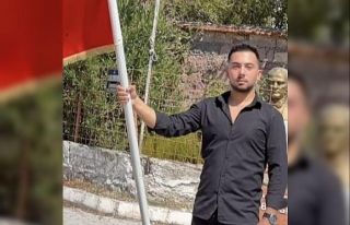 Denize atlayarak başını kuma çarpan genç hayatını...