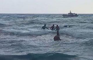 Denize giren yabancı uyruklu şahsın boğulma tehlikesi...