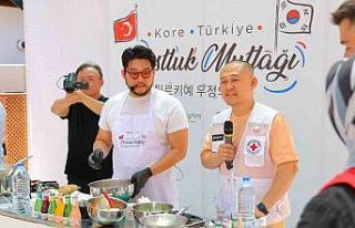 Deprem bölgesinde dostluk yemeği