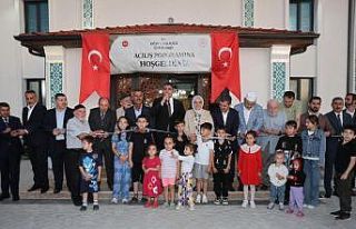 Depremde ağır hasar gören caminin yerine yenisi...