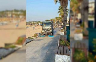 Didim Belediyesi sahil temizliğini aralıksız sürdürüyor