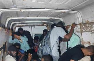 Didim’de araç içerisinde 31 düzensiz göçmen...