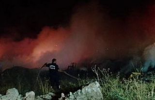 Didim’de siteler arasında çıkan yangın korkuttu