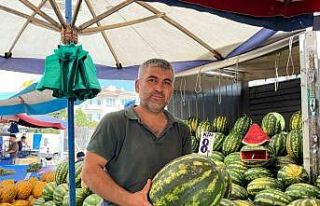 Diğer meyvelerden 20 kat ucuz olmasına rağmen karpuza...