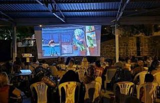 Dikili’de açık hava sinemasına yoğun ilgi