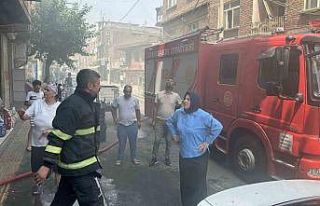 Diyarbakır’da ev yangını: Cadde dumanla kaplandı