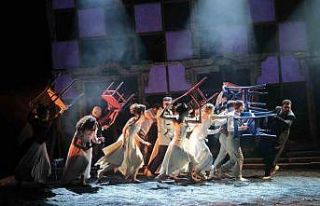 Dünyanın en önemli tiyatro festivalinin açılışını...