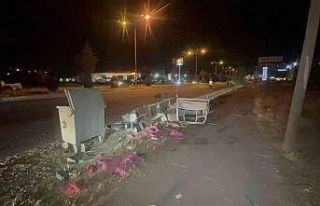 Elazığ’da otomobil ile elektrikli motosiklet çarpıştı:...