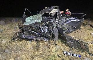 Elazığ’da otomobil şarampole devrildi: 2 ölü,...