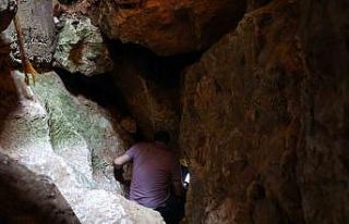 Elazığ’da sıcaktan bunalanlar ‘Buzluk Mağarasına’...