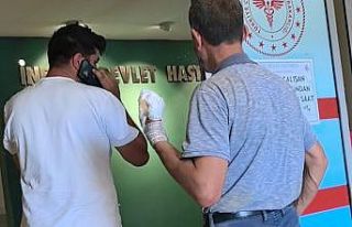 Elini bıçkıya kaptıran adamın parmakları parçalandı