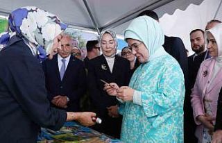 Emine Erdoğan, Ümraniye Çevre Şenliği’nde çocuklarla...