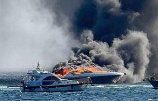 Erdek açıklarında lüks yat alev alev yandı