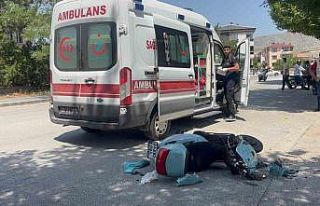 Erzincan’da motosiklet ile hafif ticari araç çarpıştı:...