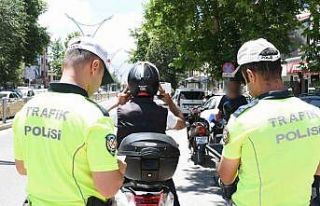 Erzincan’da motosikletlilere sıkı denetim