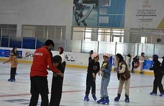 Erzurum GSİM’den Yaz Kur’an Kurslarına buz pateni...