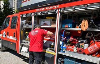 Esenyurt Belediyesi Arama Kurtarma Ekibi İzmir yangınlarına...