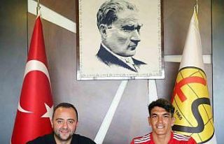 Eskişehirspor, kanat oyuncusu Akın Akman ile anlaştı