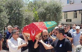 Evinde ölü bulunan yarış spikeri toprağa verildi