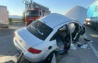 Evlilik iznine çıkan üsteğmen ve eşini trafik...