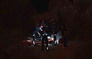 Falezlerden yukarı çıkmak isterken yaralanan genç...