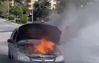 Gaziantep’te seyir halindeki otomobil alev aldı