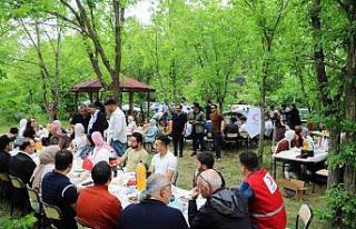 Gazzeli öğrenciler piknikte buluştu